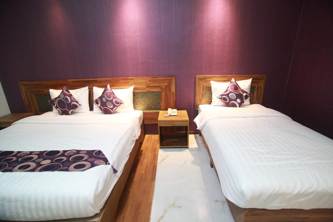 Hotel 9 Mile Yangon Exterior foto