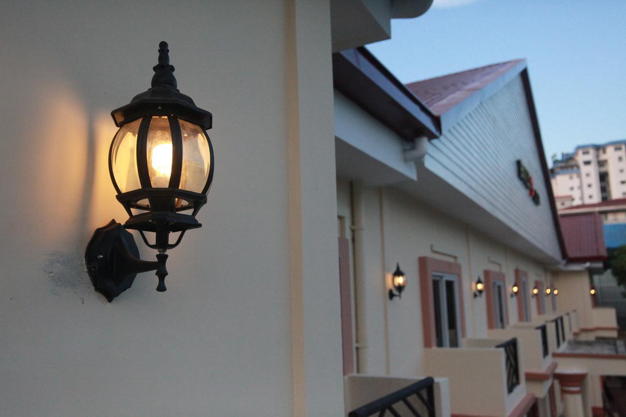 Hotel 9 Mile Yangon Exterior foto